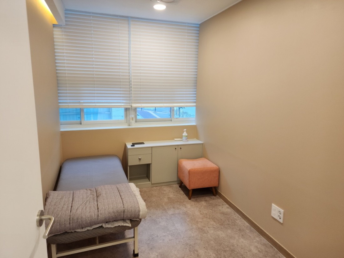 Premium IV therapy room